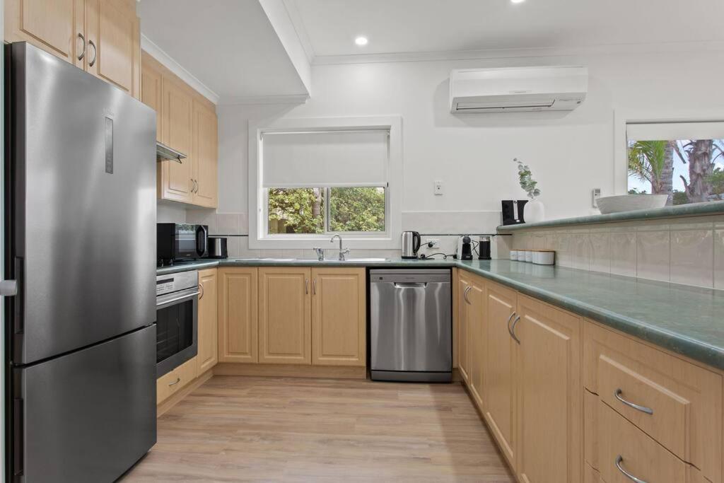Waterfront Townhouse - Picturesque Marina Views Apartamento Port Lincoln Exterior foto