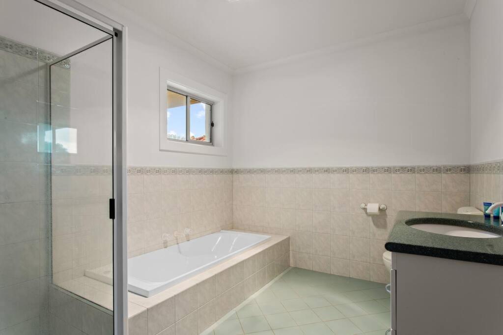 Waterfront Townhouse - Picturesque Marina Views Apartamento Port Lincoln Exterior foto