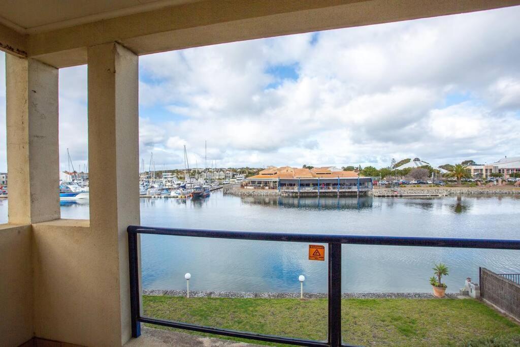 Waterfront Townhouse - Picturesque Marina Views Apartamento Port Lincoln Exterior foto